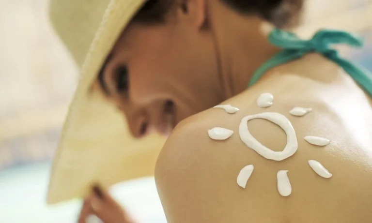 How to Manage Sunburn Risks: The 2026 Definitive Authority Guide